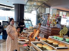 -宝利来国际大酒店-凤凰阁旋转餐厅