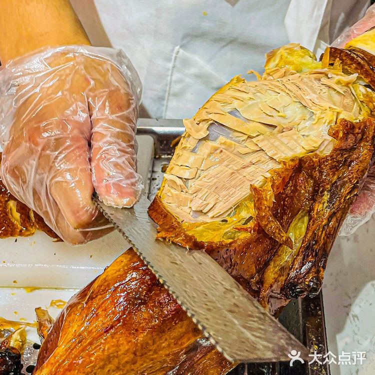 谁懂啊，家人们！！这家🔥爆的片皮鸭