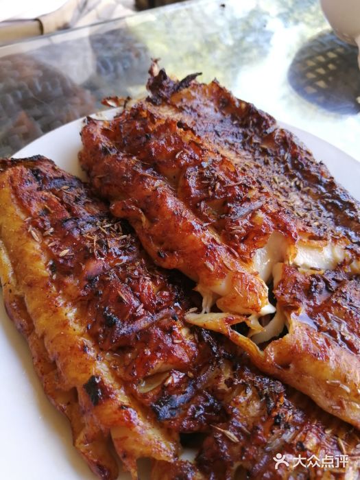 顺通虹鳟鱼养殖中心烤虹鳟鱼图片