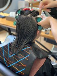 -FRIDAY星期五专业美发沙龙