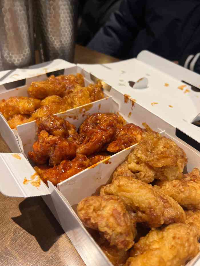 校村炸鸡(弘大店)-"有机会的话一定要去吃,听说是前几名的.