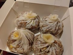 蛋黄芝士纸皮烧麦-鑫震源·苏式大虾生煎(山塘街店)