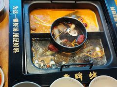 -老牌坊云南鱼豆花火锅(爱建店)