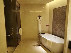 -天津京基皇冠假日酒店