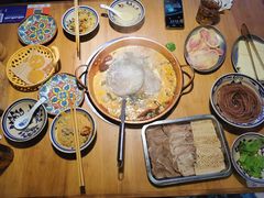 -洱火云南酸菜牛肉火锅(石景山当代商城店)