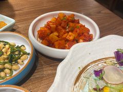 -明洞阿姨·韩式酱蟹烤肉·创意料理(三元桥店)