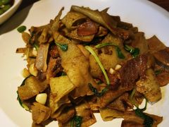 -黄泥岗·地道湖北菜(奥特莱斯店)