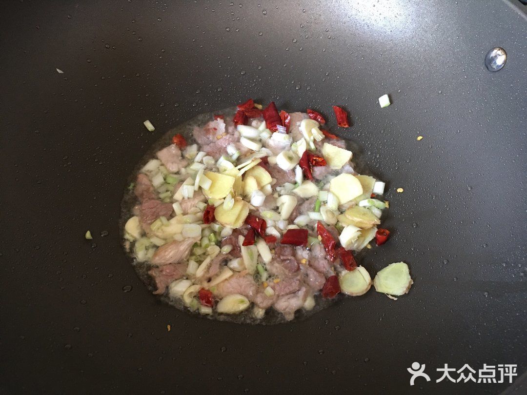 夏日懒人一锅煮料理之肉片鸭血汤