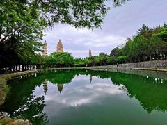 -三塔倒影公园