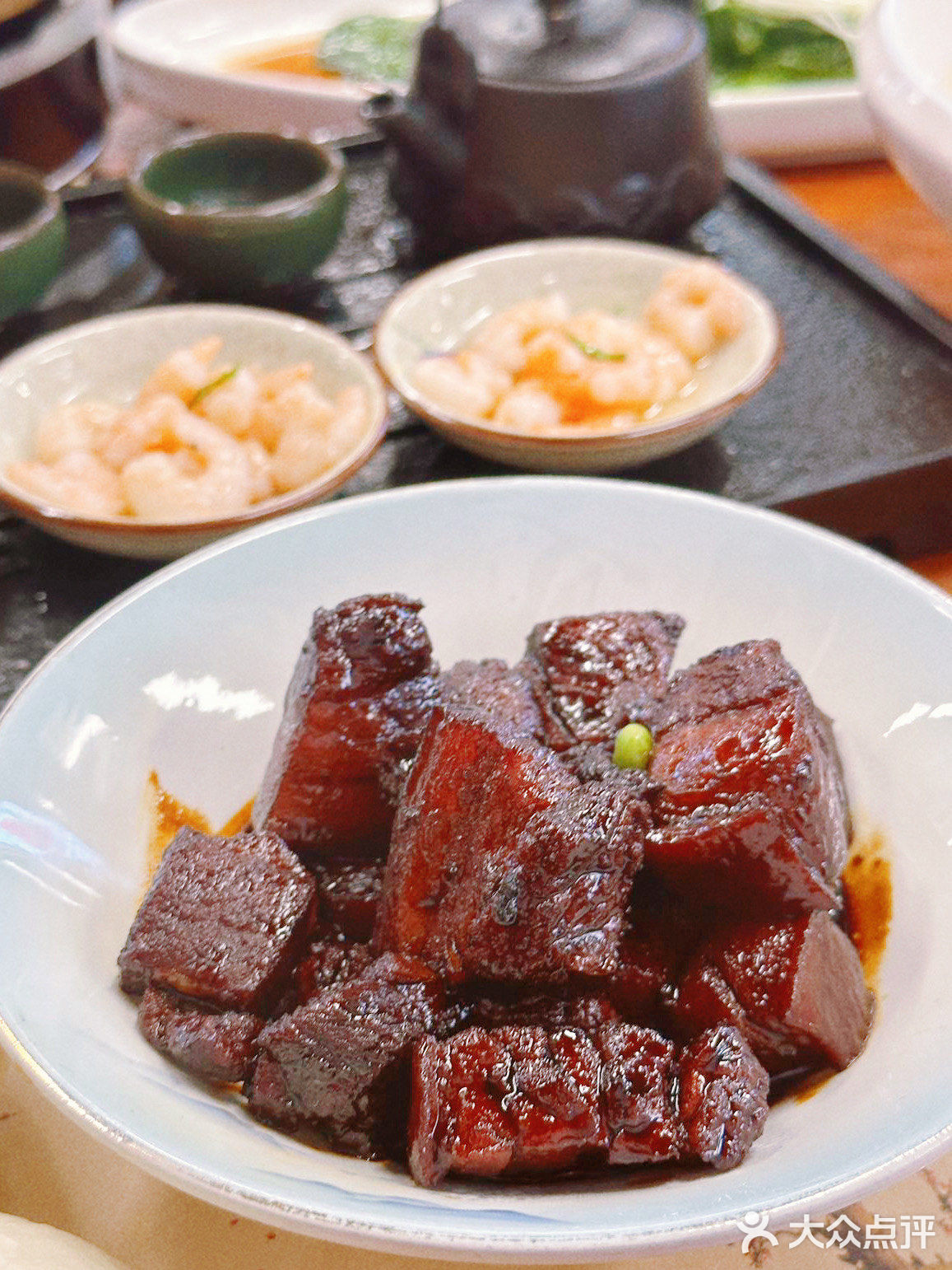 在西湖边，吃一口正宗杭帮菜，不错哦