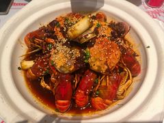 -肥肥虾庄·金牌油焖大虾(汉街SKP店)