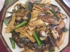 红焖鸭嘴鱼-东江鱼庄