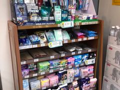 零售区-全家便利店(秋雨路店)