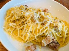 -ROAST coffee & eatery