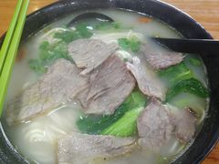 -志权牛肉面(灵山路店)
