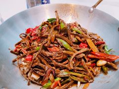 干锅酸豆角茶树菇-蜀香格格•剁椒鱼头(龙西店)