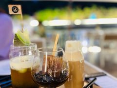 -Mark&Mars Restaurant