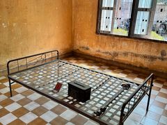 -吐斯廉屠杀博物馆