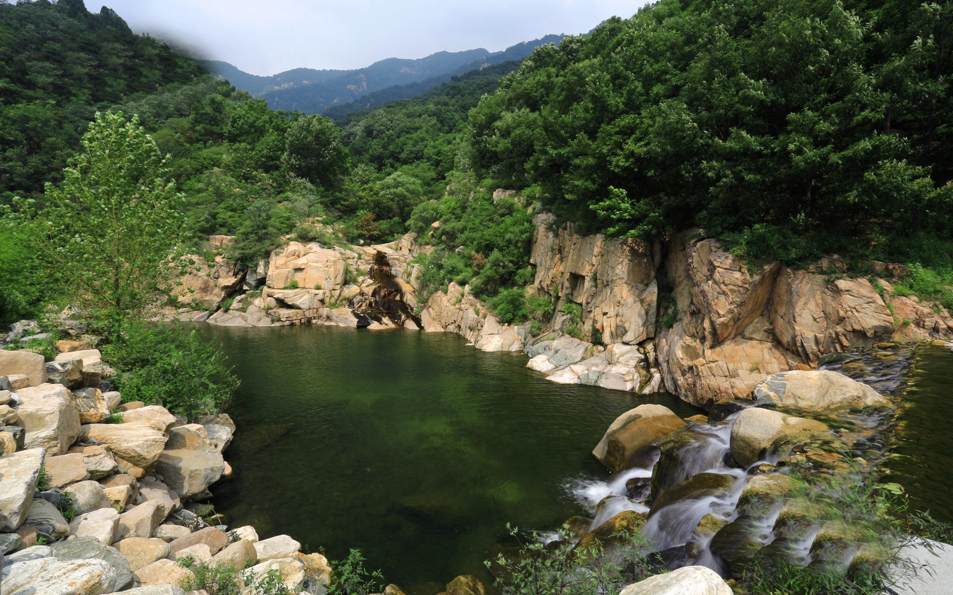 山东泰安桃花峪