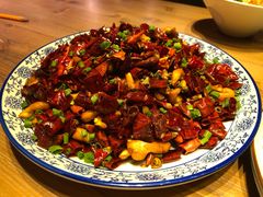 -临界音乐酒馆·小龙虾·江湖菜(华熙LIVE·鱼洞店)