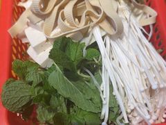 -黔滚滚贵州牛肉火锅·酸汤火锅(创意园店)