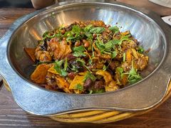 -愉肴麻辣香锅(中山路店)