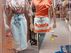 -Vivienne Westwood(上海来福士广场店)