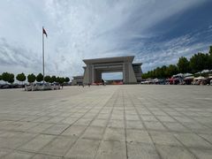 -霍尔果斯国门景区