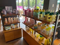 零售区-星巴克(杭州桐庐利时广场店)