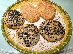 无锡油酥饼芝麻味-二泉园老菜馆·百年无锡菜