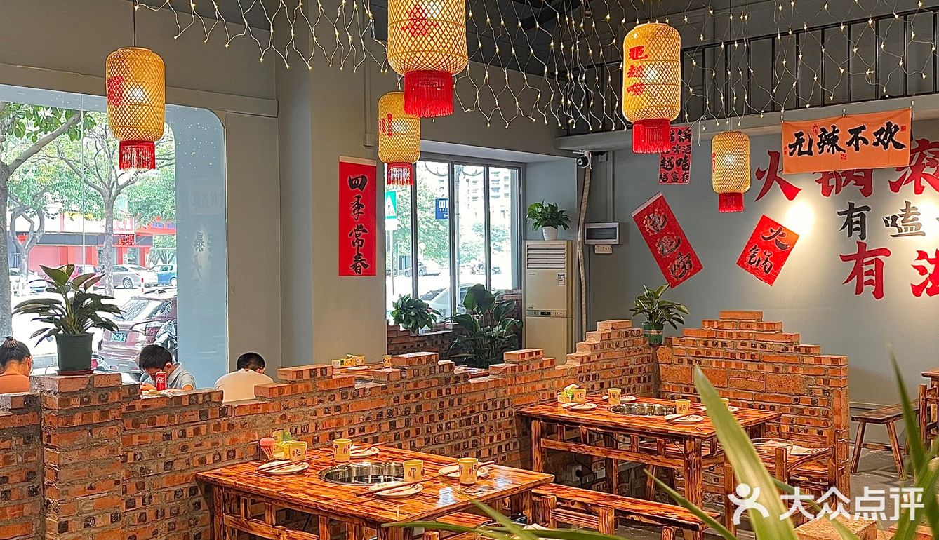 菜品新鲜好吃，鸭肠爽脆，牛肉嫩滑，脆鲷嫩滑鱼片！