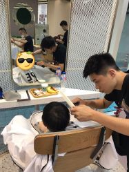 -PE SALON 