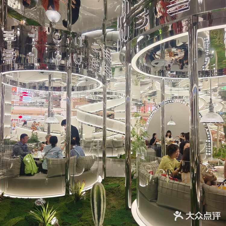 仓库不接地气，反而在天空？