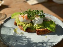 牛油果温泉蛋吐司-O'mills Sourdough Bakery&Bistro(永嘉路店)