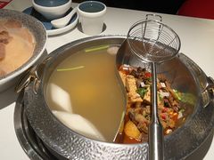 -左庭右院鲜牛肉火锅(金山万达店)