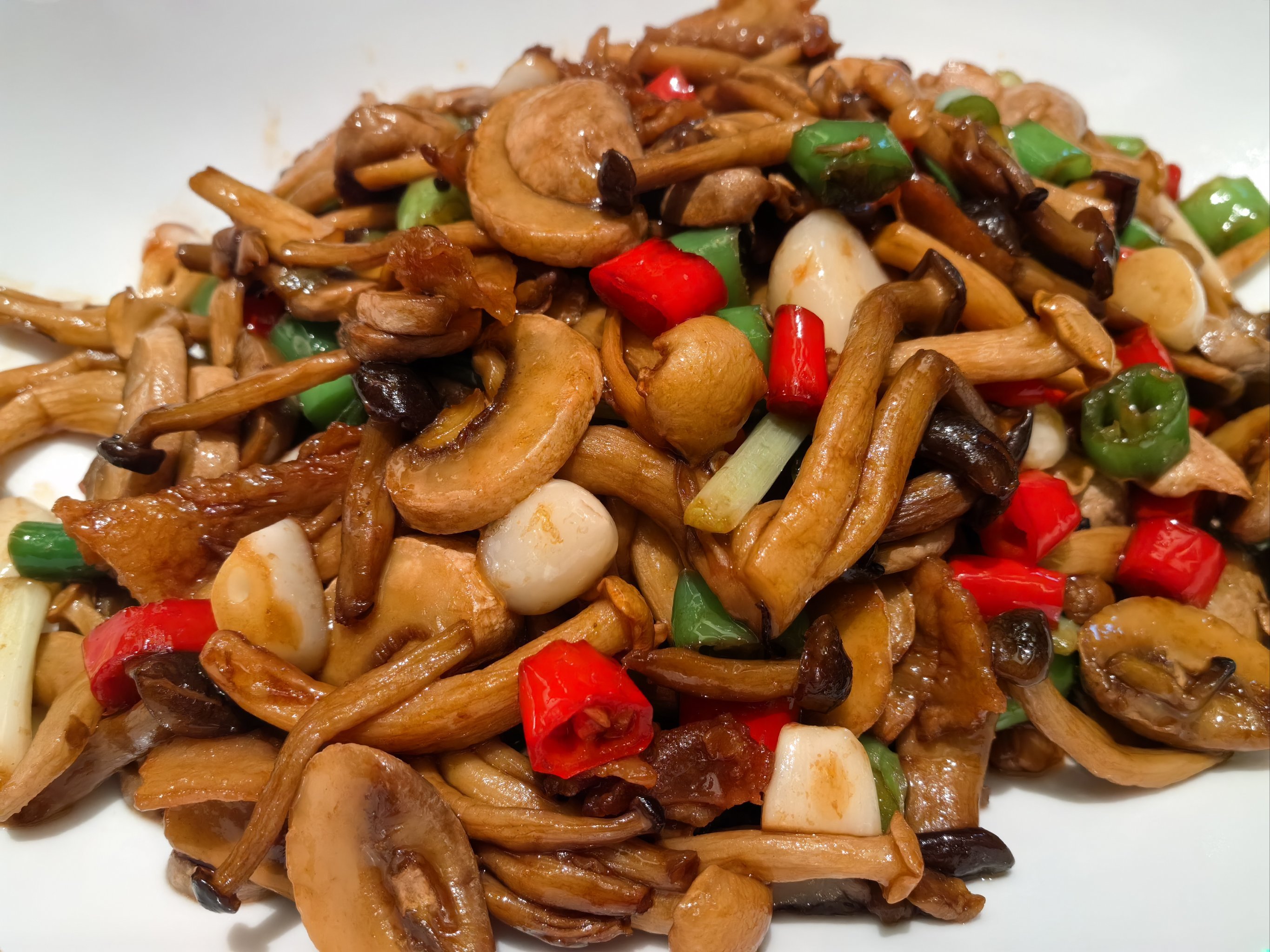 口蘑菌菇混合小炒让你吃了还想吃