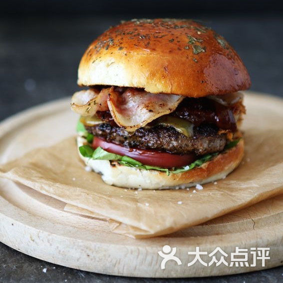招牌培根牛肉汉堡