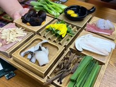 -云海肴·汽锅鸡·云南菜(天山百盛优客店)