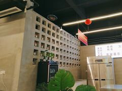 -洪霞餐馆·川菜·鲜货现炒(两江春城店)