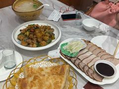 -李连贵熏肉美食酒楼(东市商贸店)