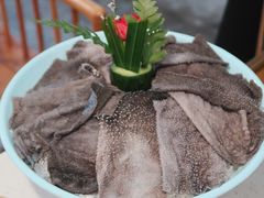 Plus鲜毛肚-矮冬瓜红茶火锅