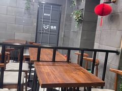 -愉肴麻辣香锅(中山路店)