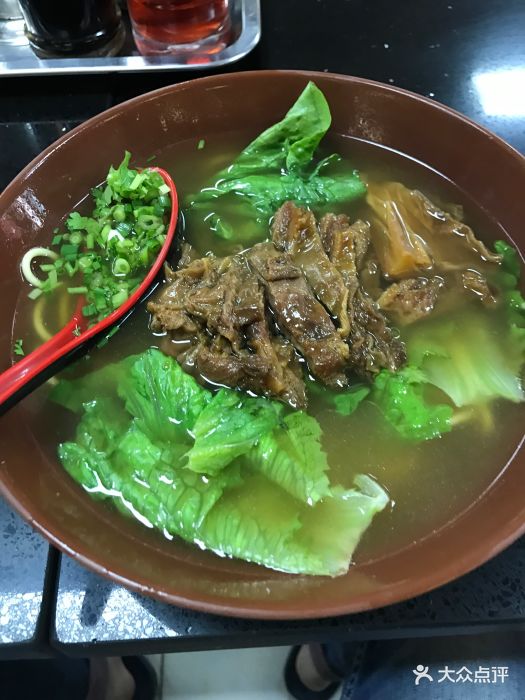 香港九香汤粉王牛腩汤面图片 - 第1张