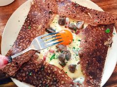 鸡蛋蘑菇熏肉荞麦可丽饼-RAC BAR(安福路店)