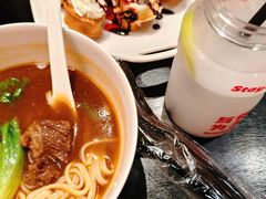 草莓松饼-StayReal Cafe(长宁来福士广场东八区店)