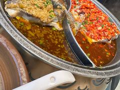 -阿瓦山寨·湘菜现炒·剁椒鱼头王(咸阳总店)