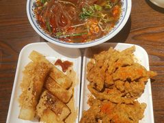 -爆炸头阿姨小四川正宗川味小吃(无任何分店)