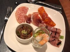 -恰餐厅及酒吧 CHAR Bar & Grill (北京丽都皇冠假日店)