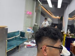 -茶发Salon·烫发染发理发