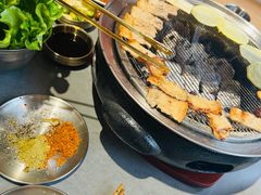 -围炉肉舍•炭烤活鳗•丹东海鲜烤肉(步行街店)